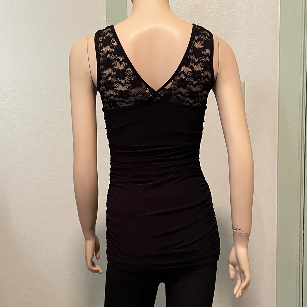 KIWI Zip-Up Ruched Top - Picture 2 of 3